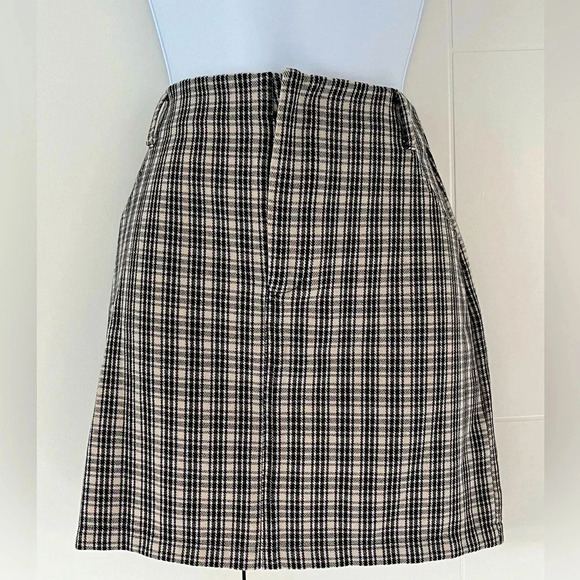 Hollister/  Ultra high rise/ Plaid/ Mini skirt/ Size US XS - Picture 2 of 11
